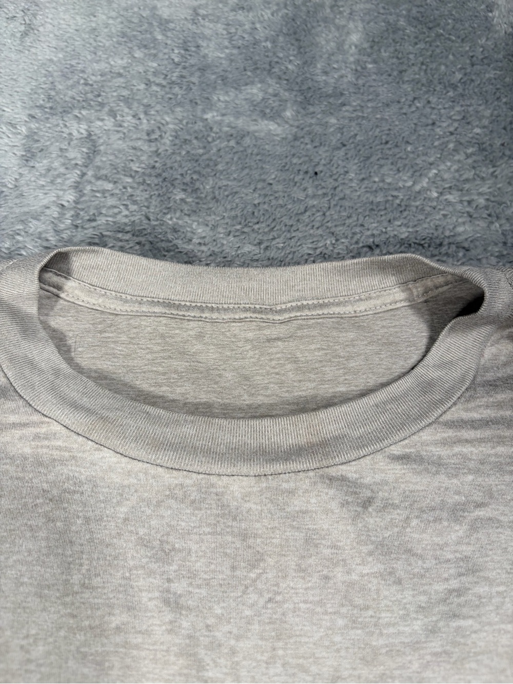 Vuori Gray Crewneck long sleeve shirt - Picture 4 of 12